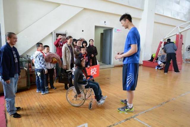图加特防守