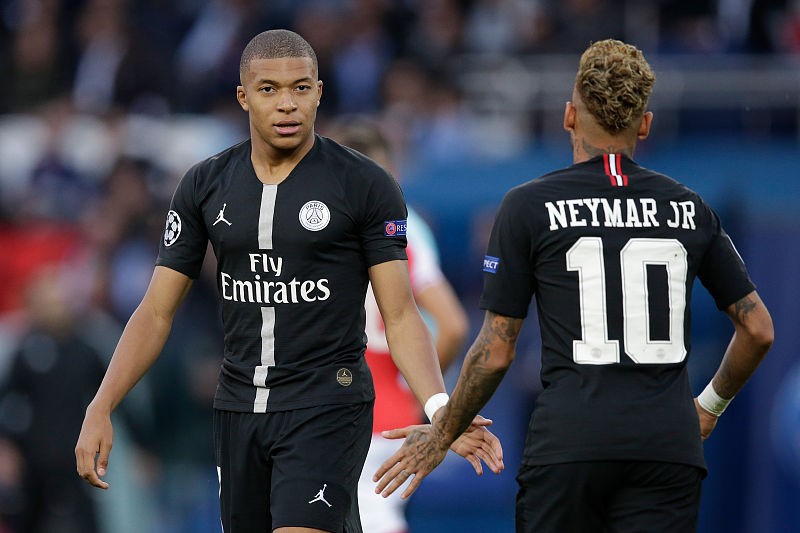 保持高度警 保持高度警