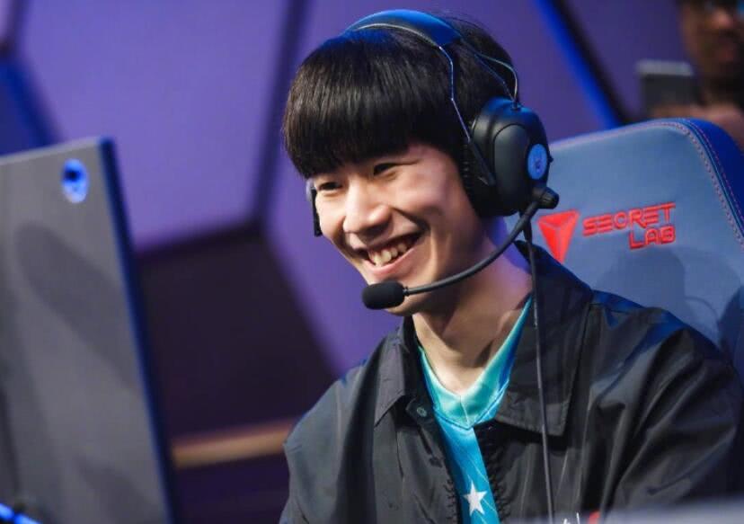 都报以热烈 都报以热烈